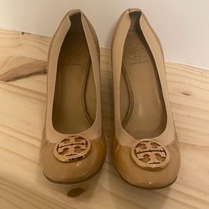 Size 7 Tory Burch patent leather pumps